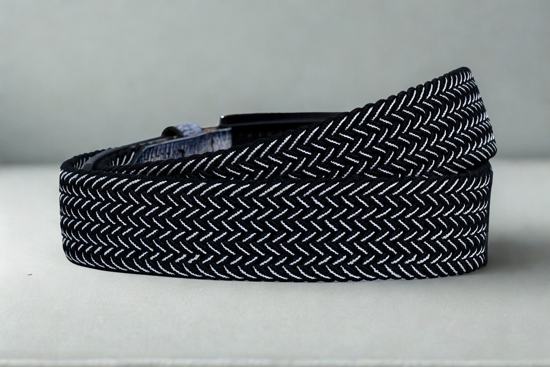 Cedarlof Premium Woven Elastic Belt for Men – Black & Grey Chevron with Genuine Leather Trim and Metal Buckle | Casual & Golf Style - CedarlofCedarlof